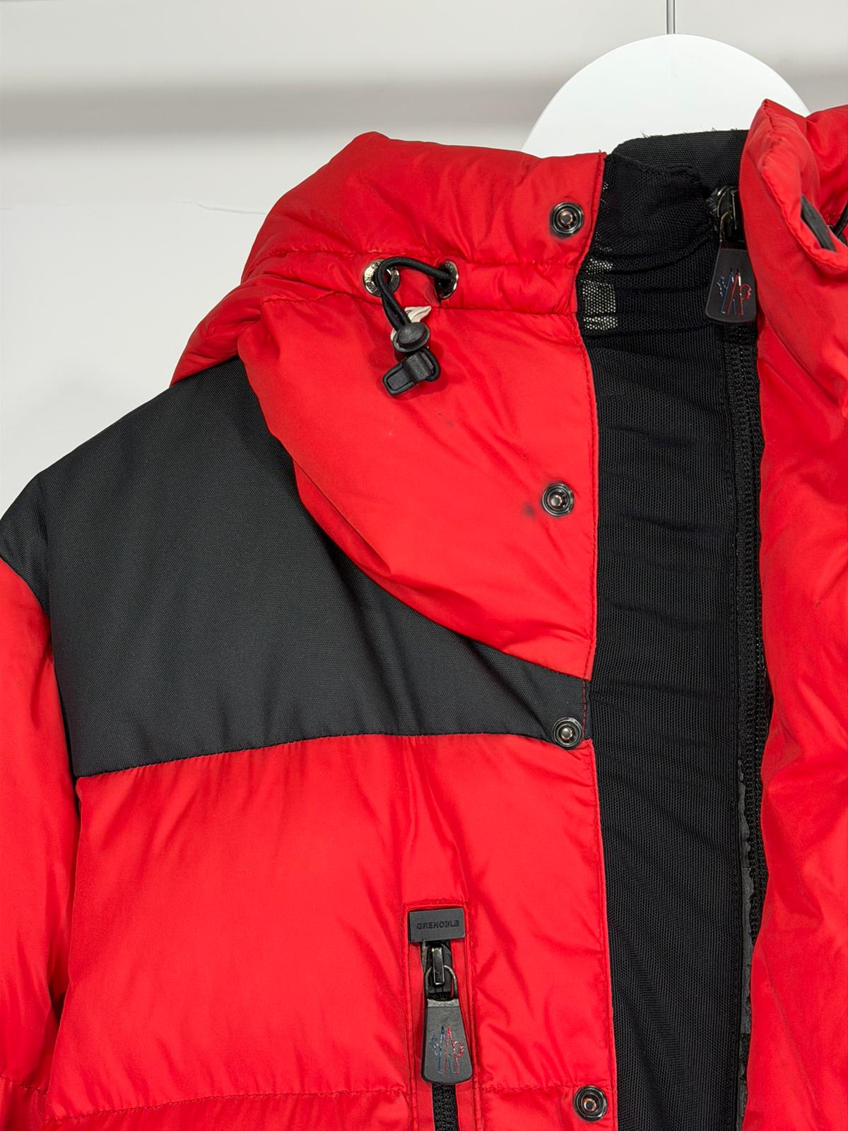 Moncler Size 3=M rosso e nero