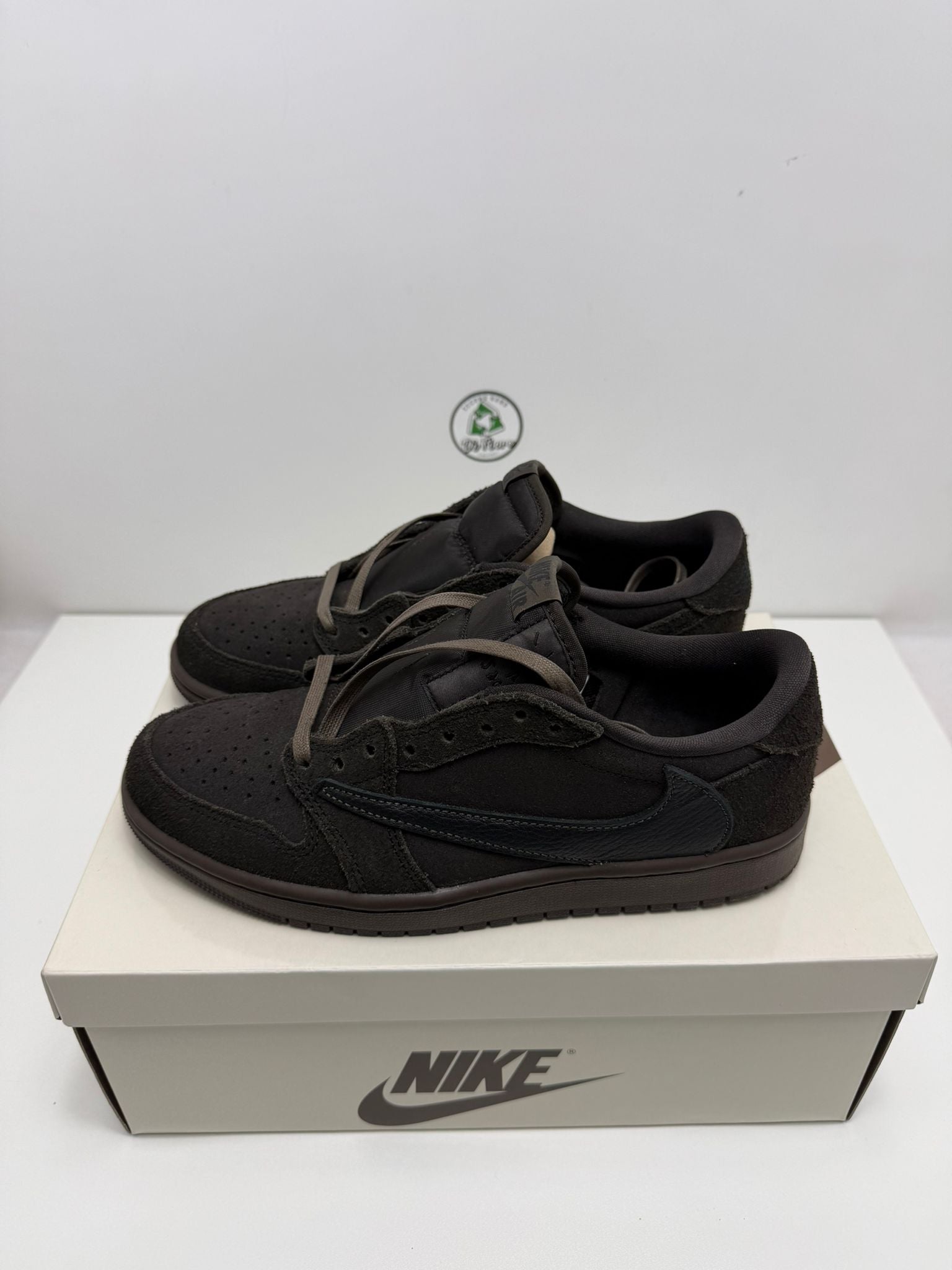 Travis scott Size 41 marroni