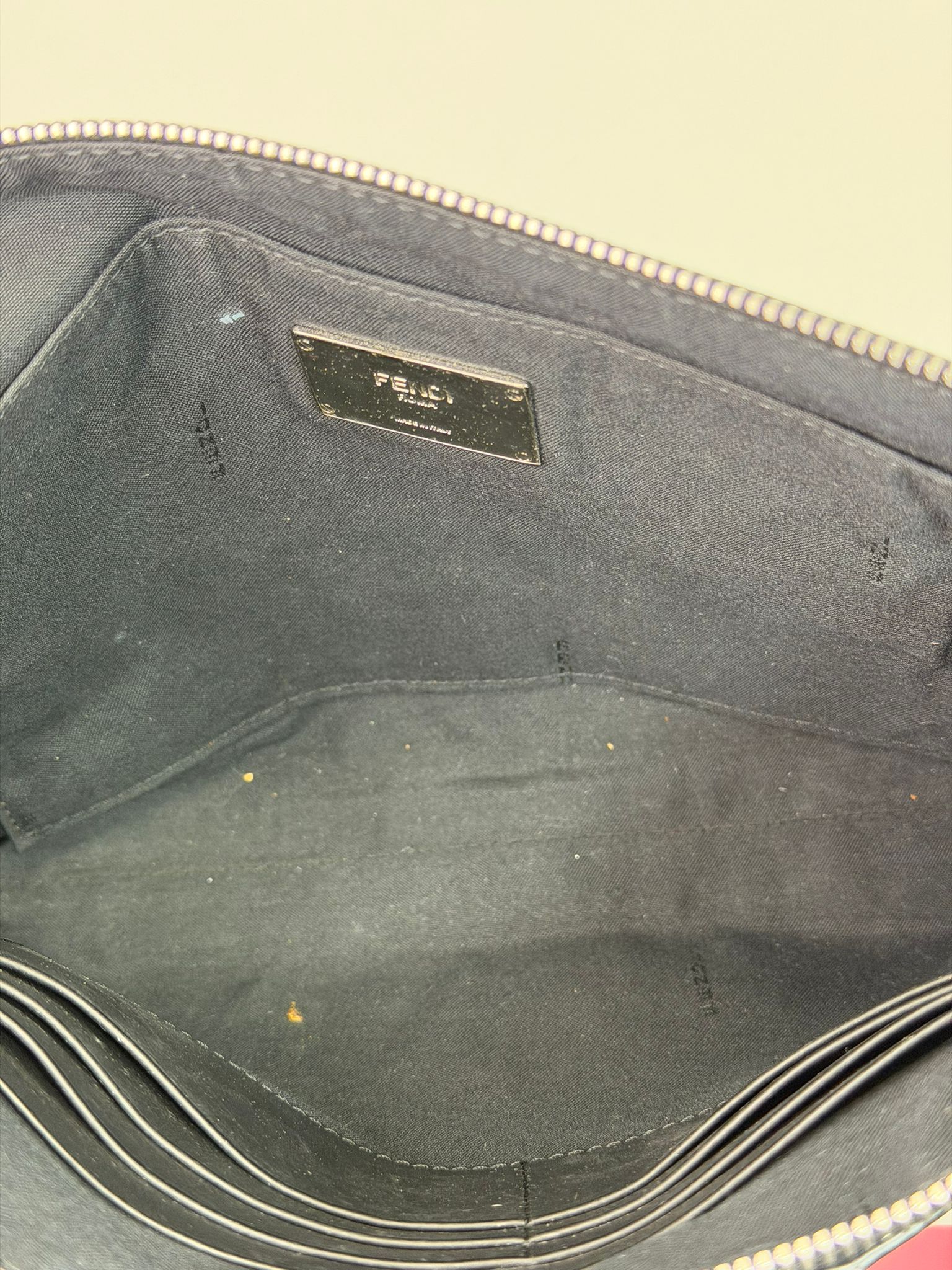 pochette Fendi nera bianca e gialla