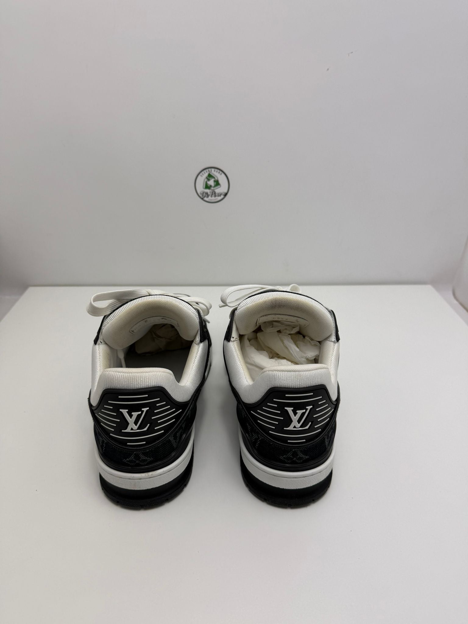 Louis Vuitton trainer 7=41 veste 42 bianca e nera