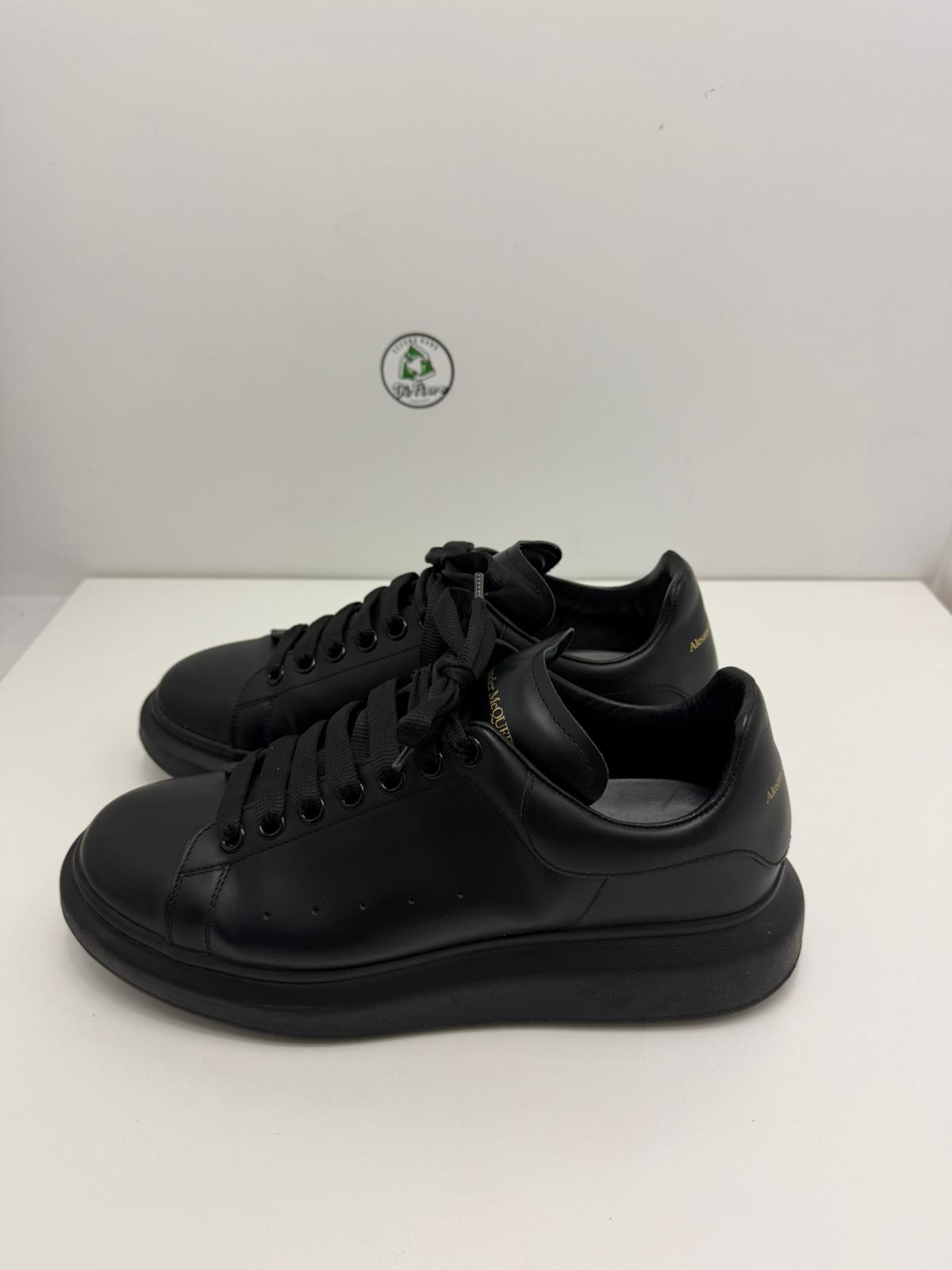McQueen Size 43 nera