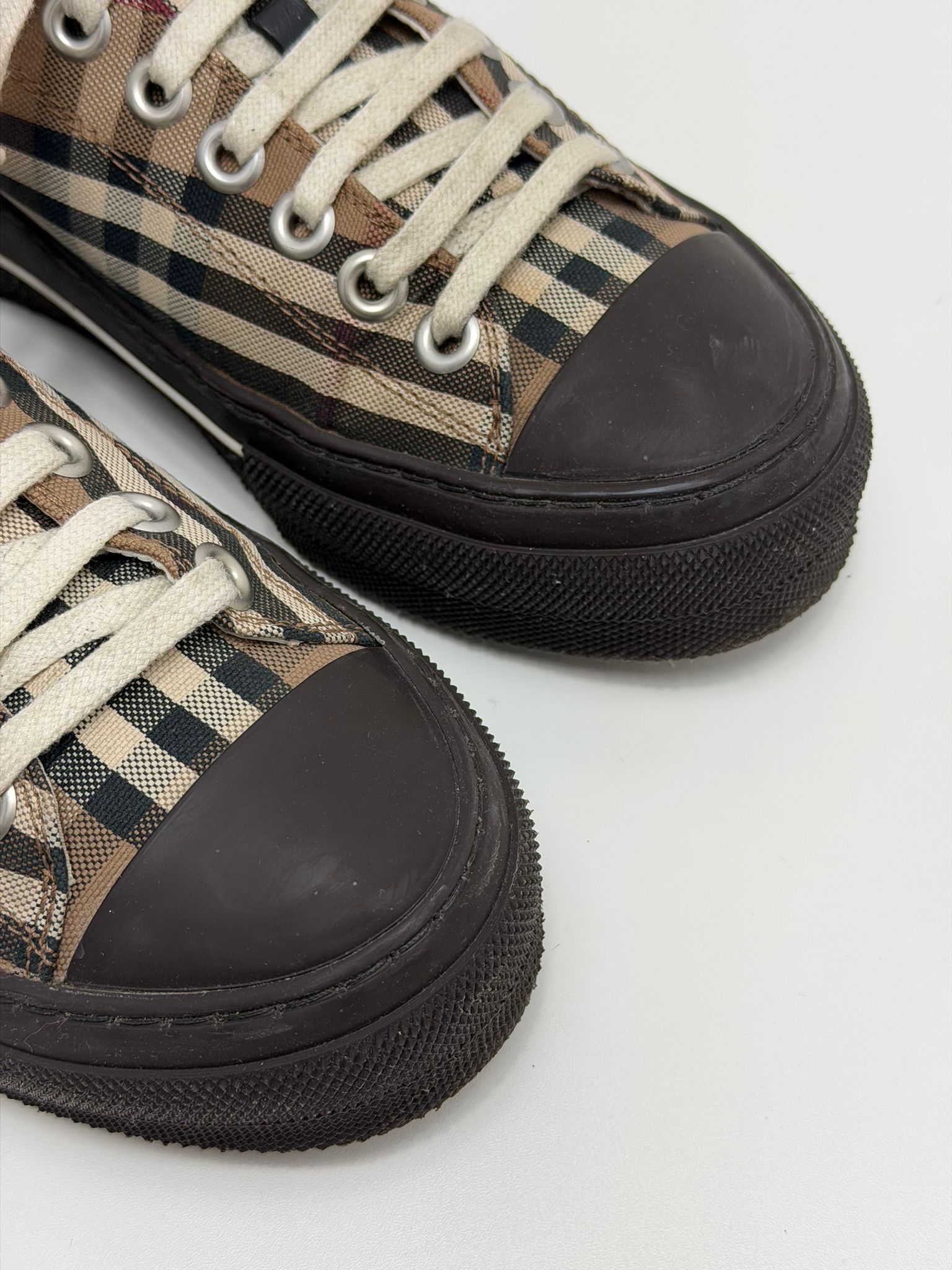 burberry sneakers 39.5