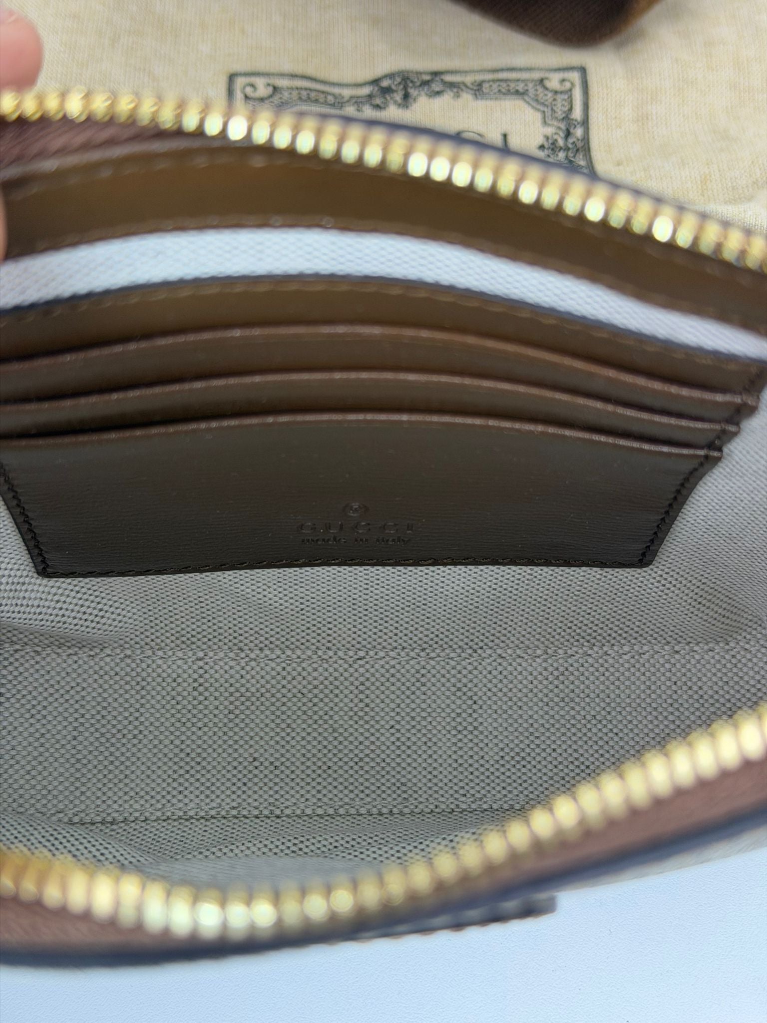 pochette Gucci marroncina