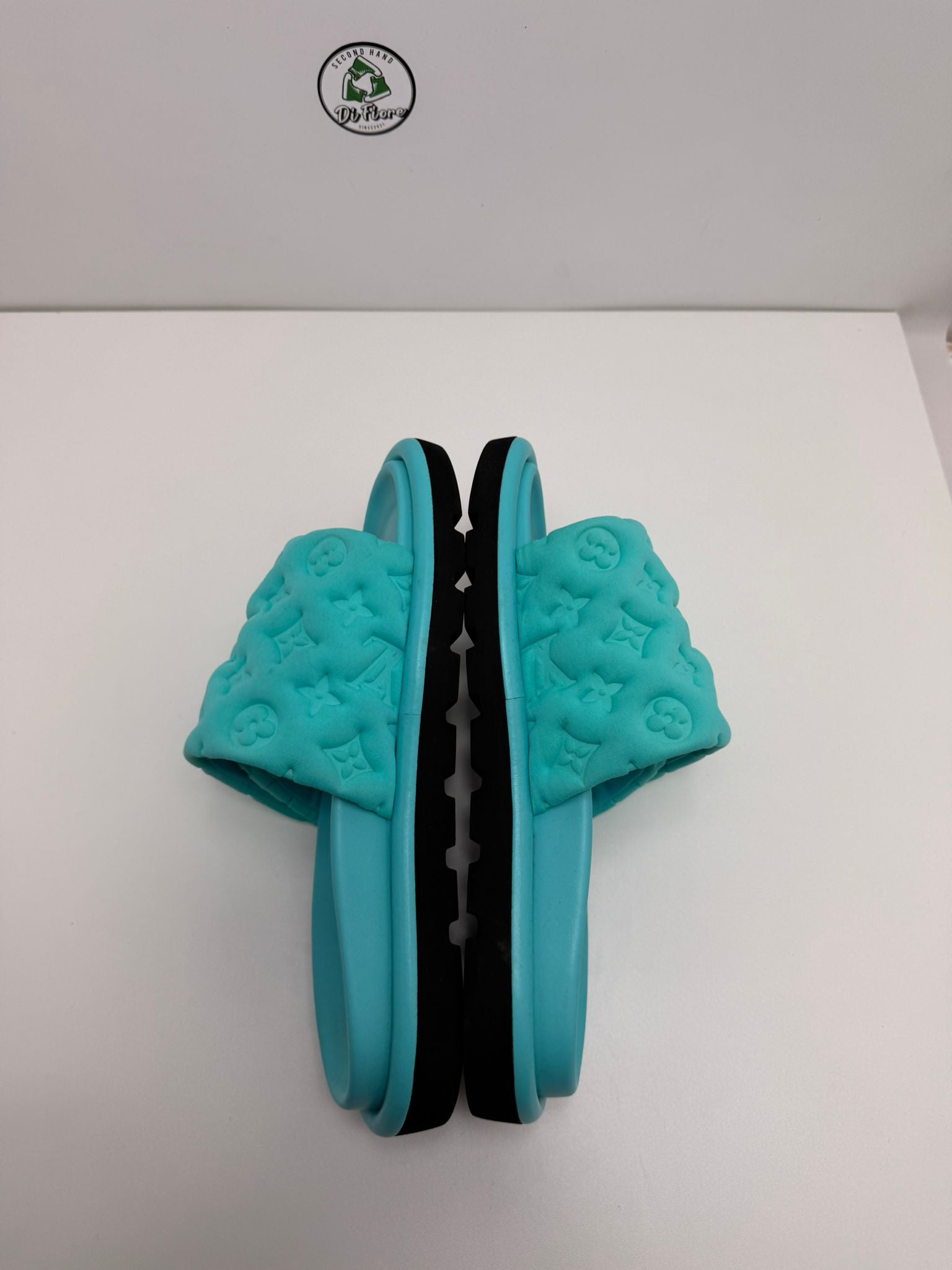 Louis Vuitton Size 42 azzurra