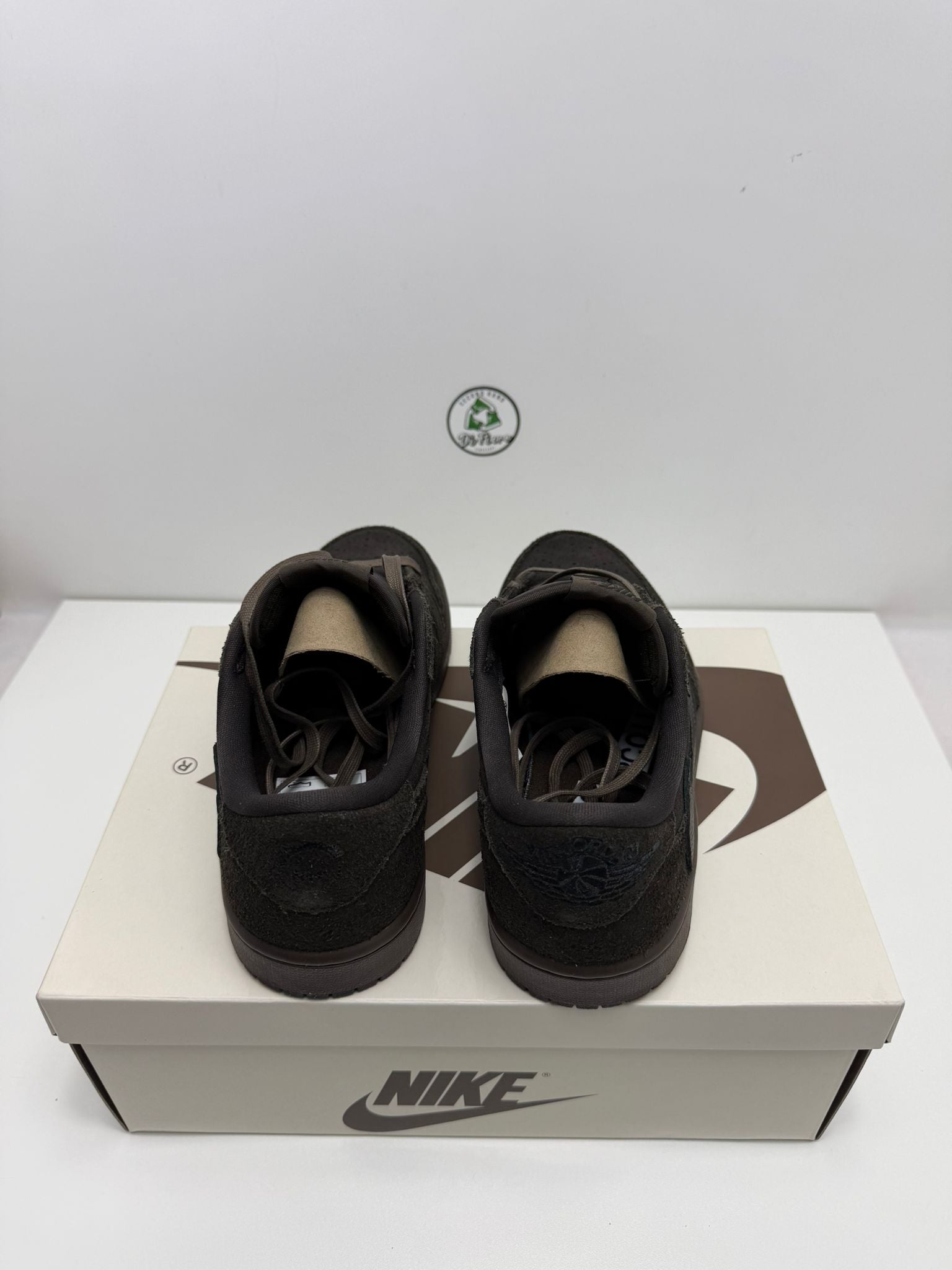 Travis scott Size 41 marroni