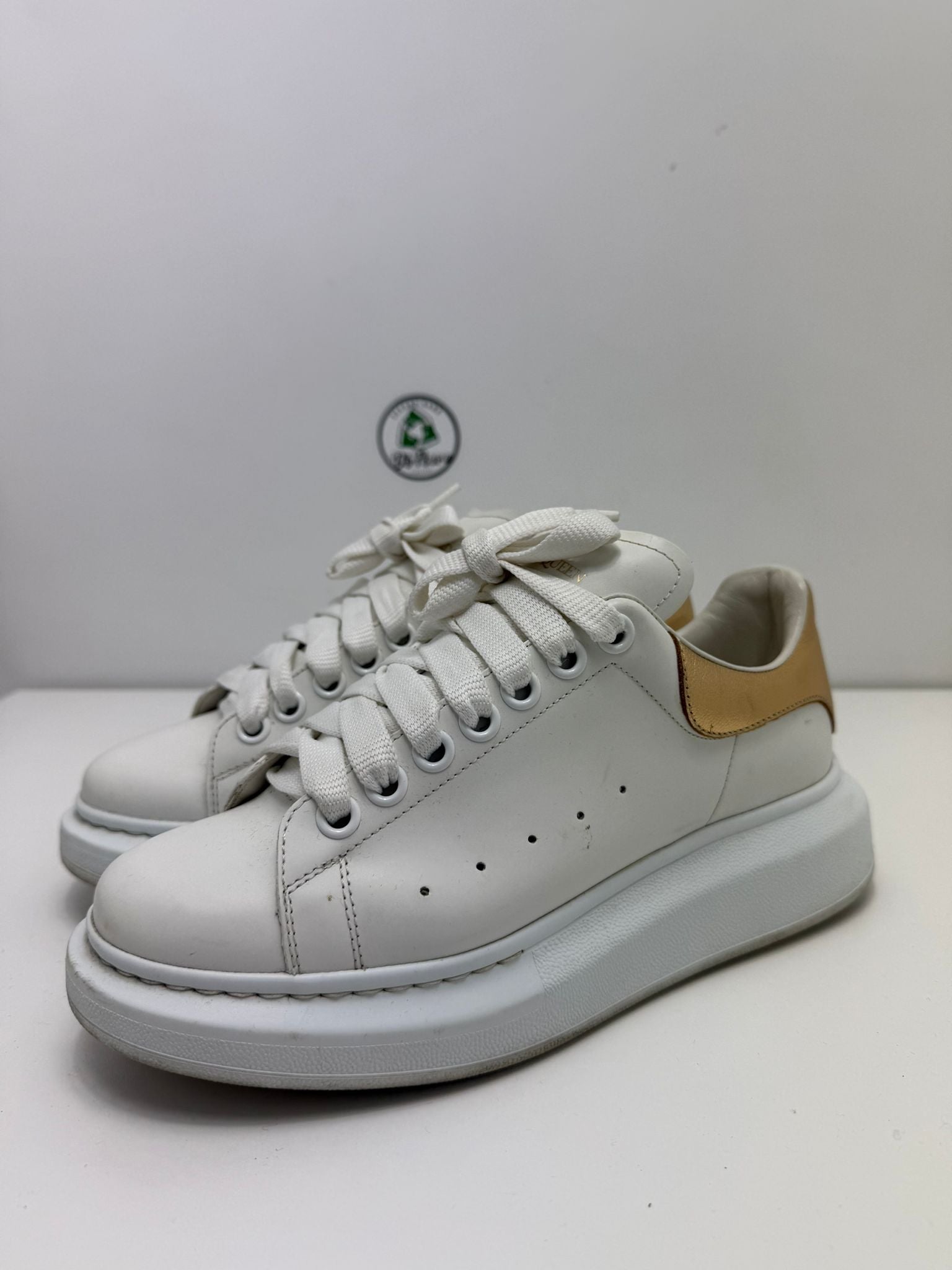 Alexander McQueen 37 bianca oro