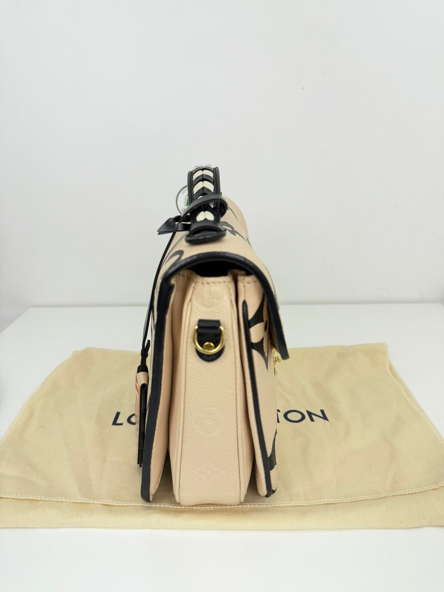 borsa Louis Vuitton beige e nera