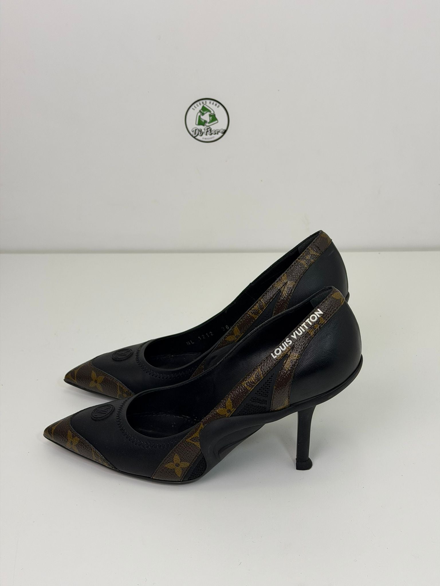 Tacco Louis Vuitton marrone e nero Size 38