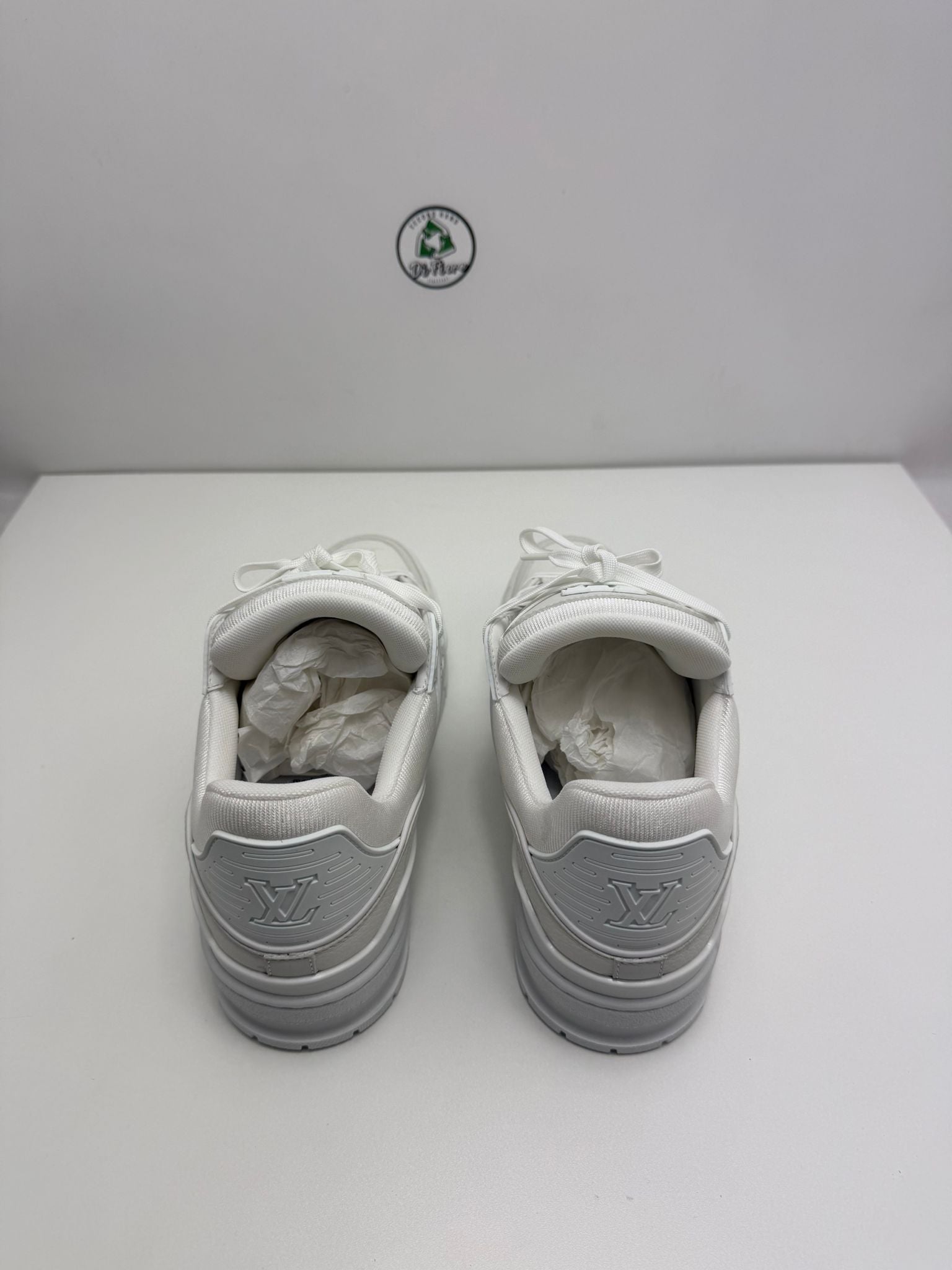 Louis Vuitton trainer 7=41 veste 42 bianca