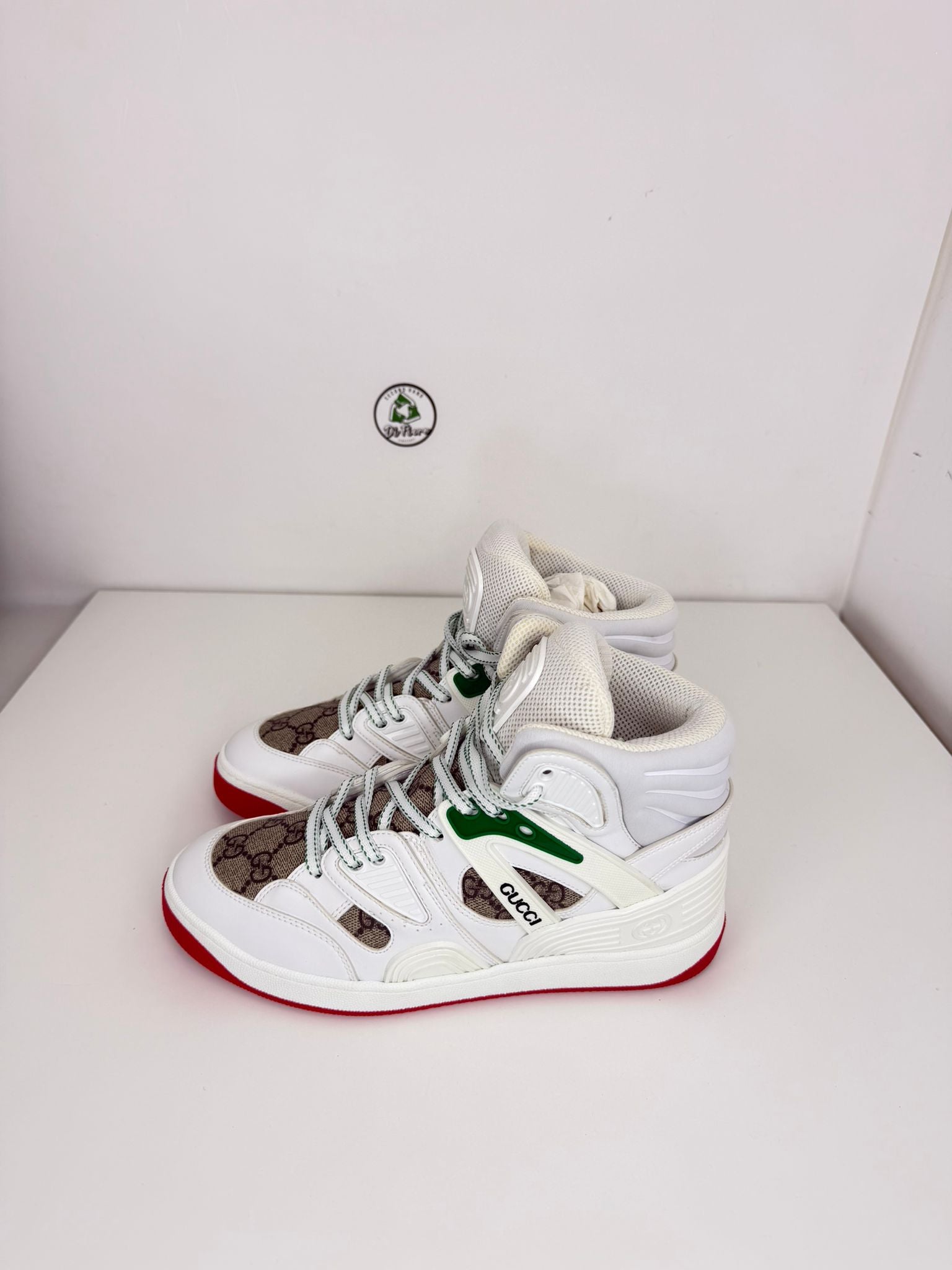 Gucci Size 37.5/38 bianca