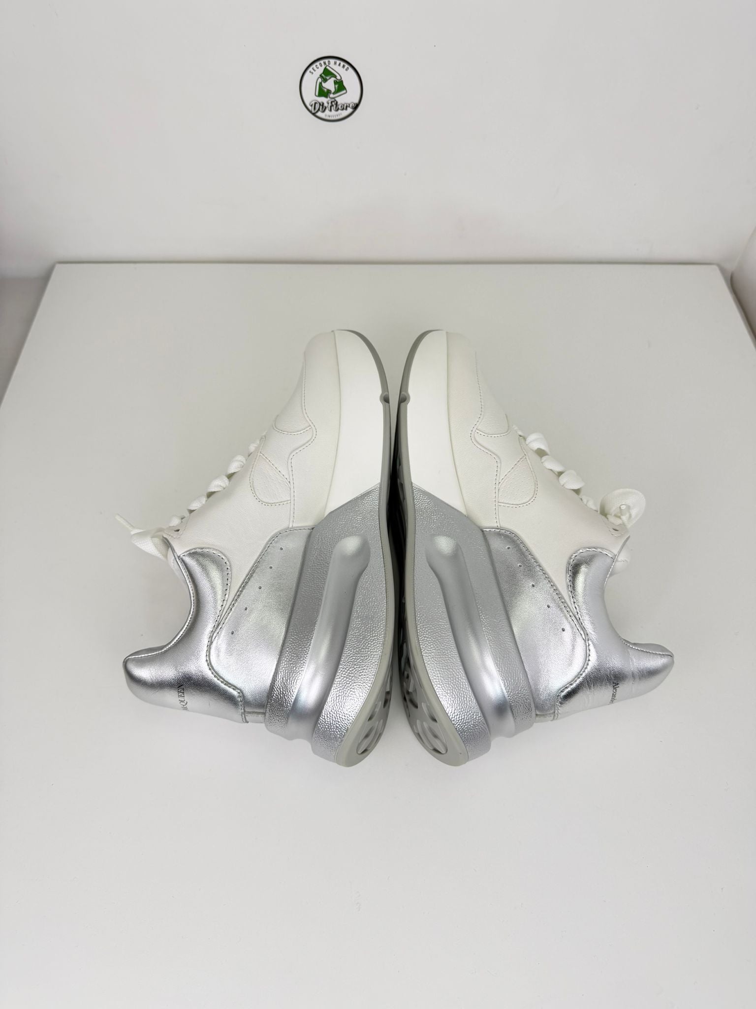 McQueen Size 39 bianca e argento