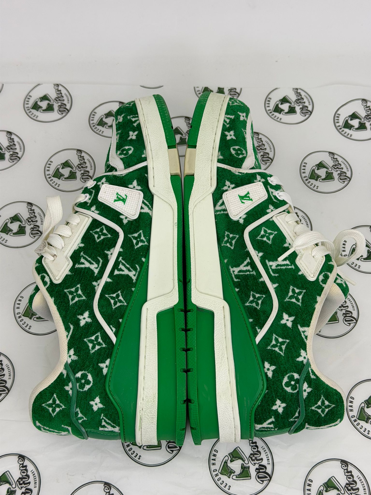 Louis Vuitton trainer Size 8=42 veste 43 verde e bianca