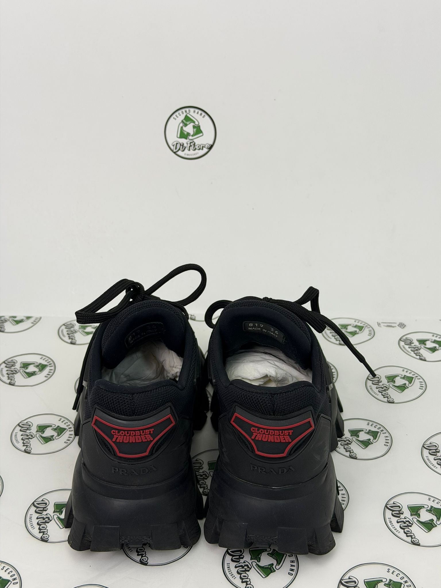 Prada thunder Size 36 veste 36.5/37 nera