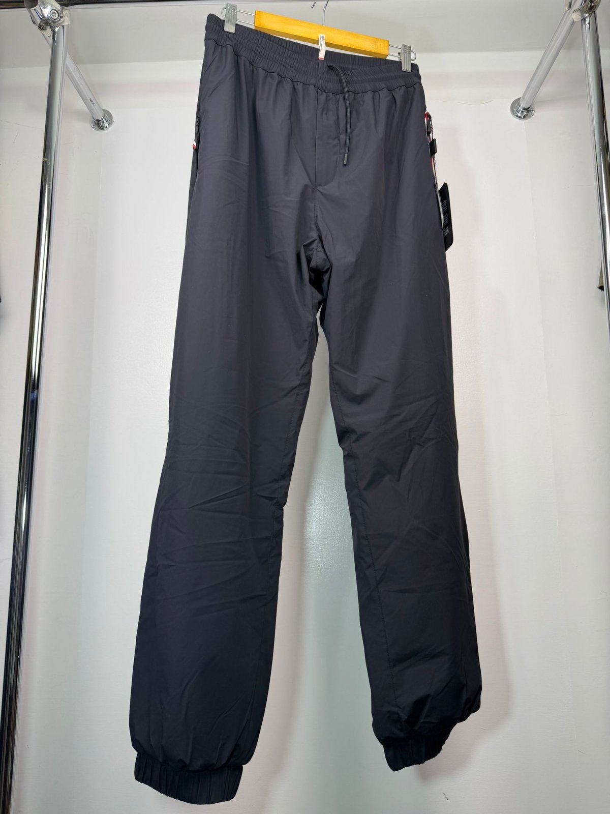 Pantalone Moncler taglia S nero - Second Hand Di Fiore