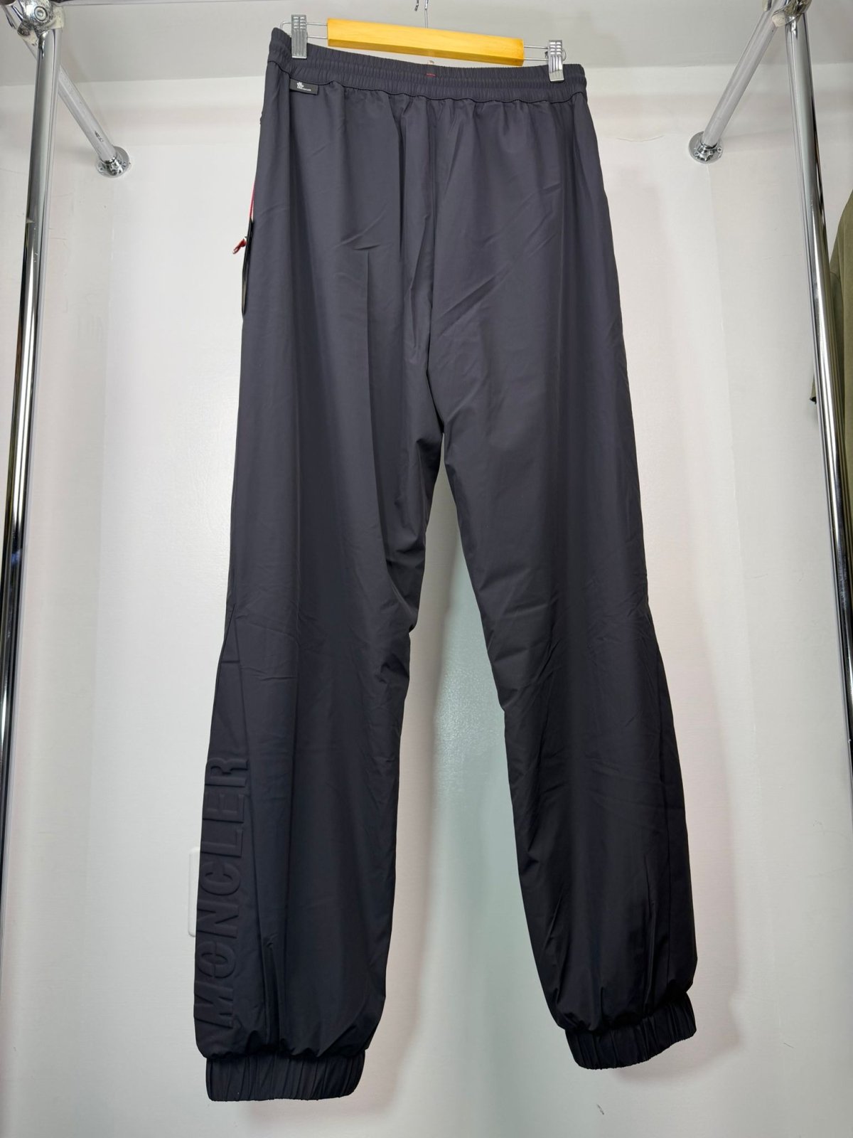 Pantalone Moncler taglia S nero - Second Hand Di Fiore