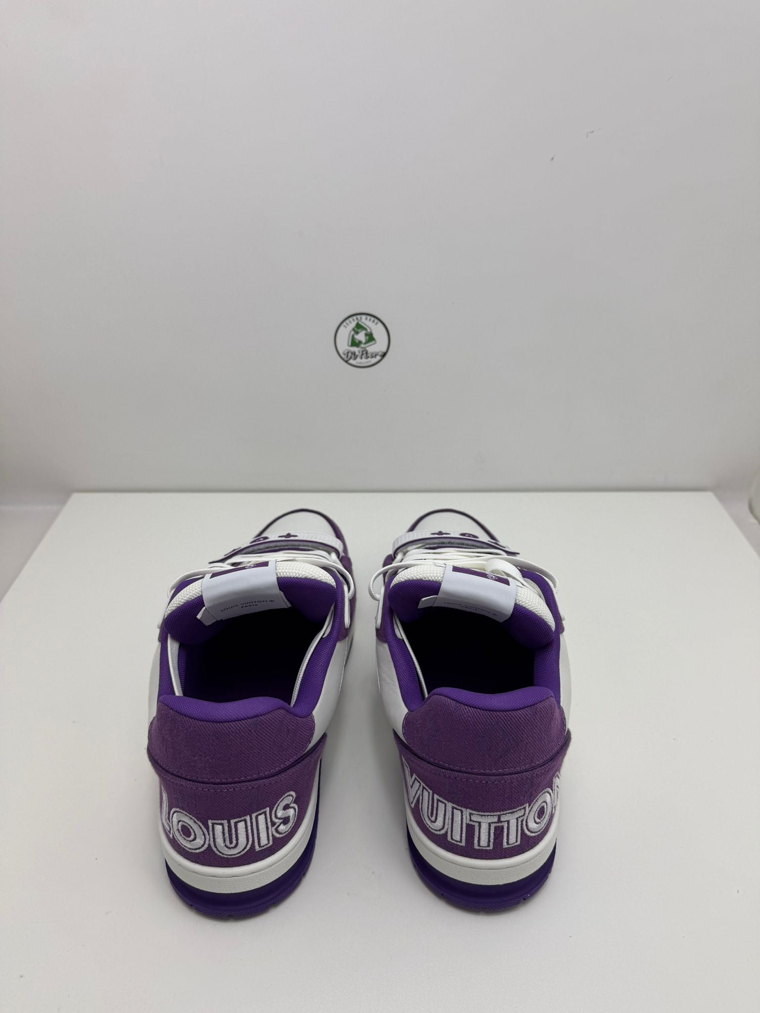 Louis Vuitton trainer 10.5=44.5 veste 45.5 bianche e viola