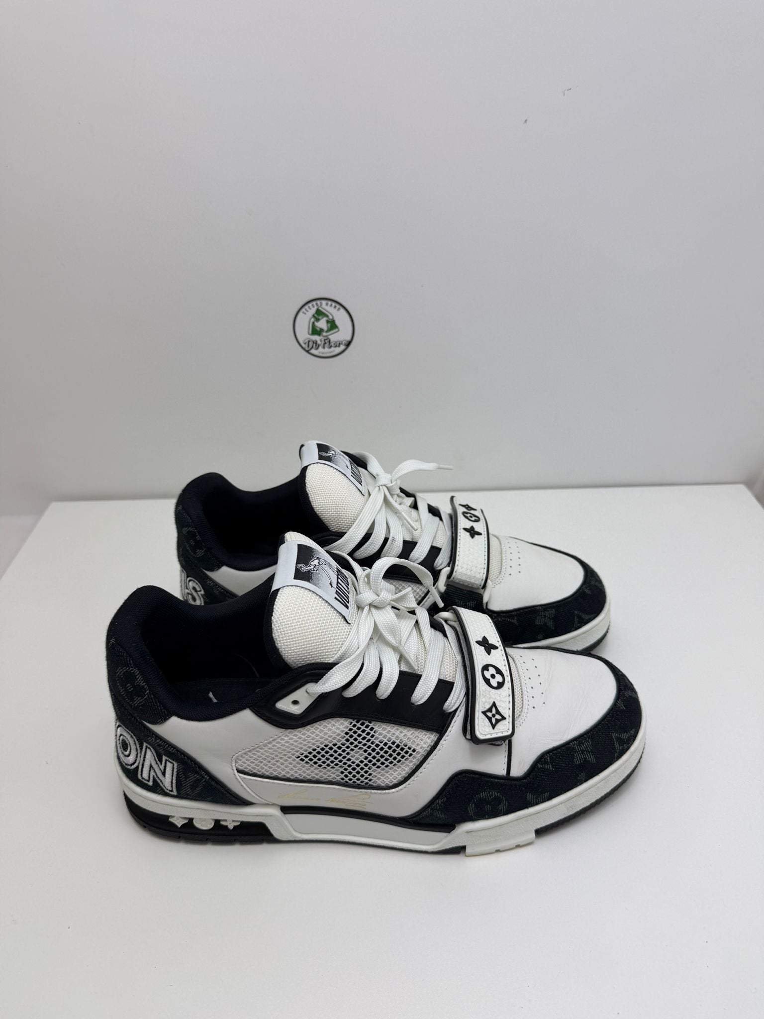 Louis Vuitton trainer 8=42 veste 43 bianca e nera