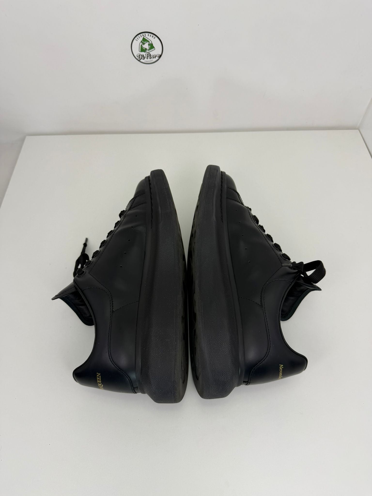 McQueen Size 42 nera