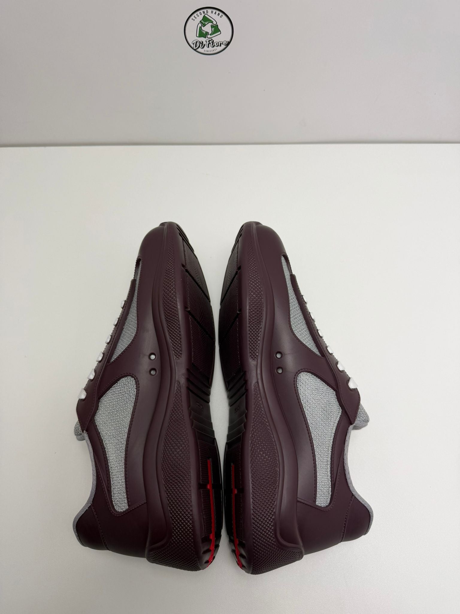 Prada cup 43 bordeaux