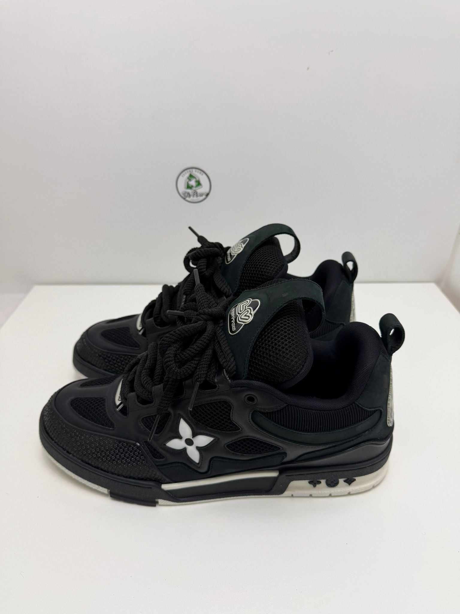 Louis Vuitton skate Size 11=45 veste 46 nera