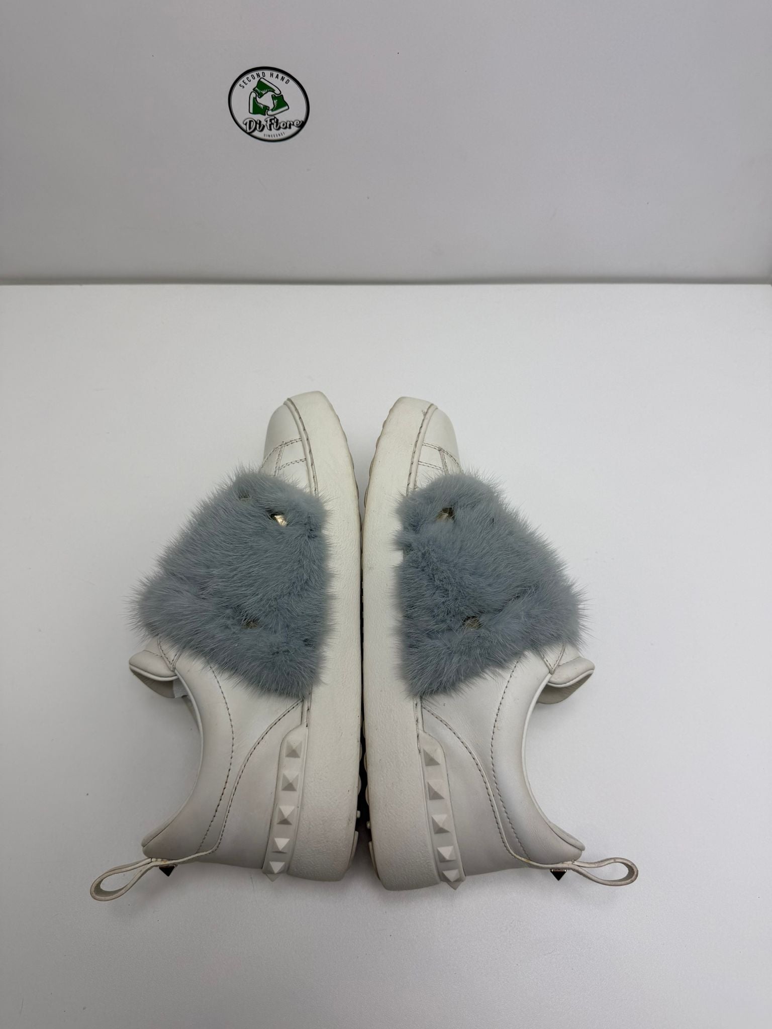 Valentino Size 39 bianco e grigio