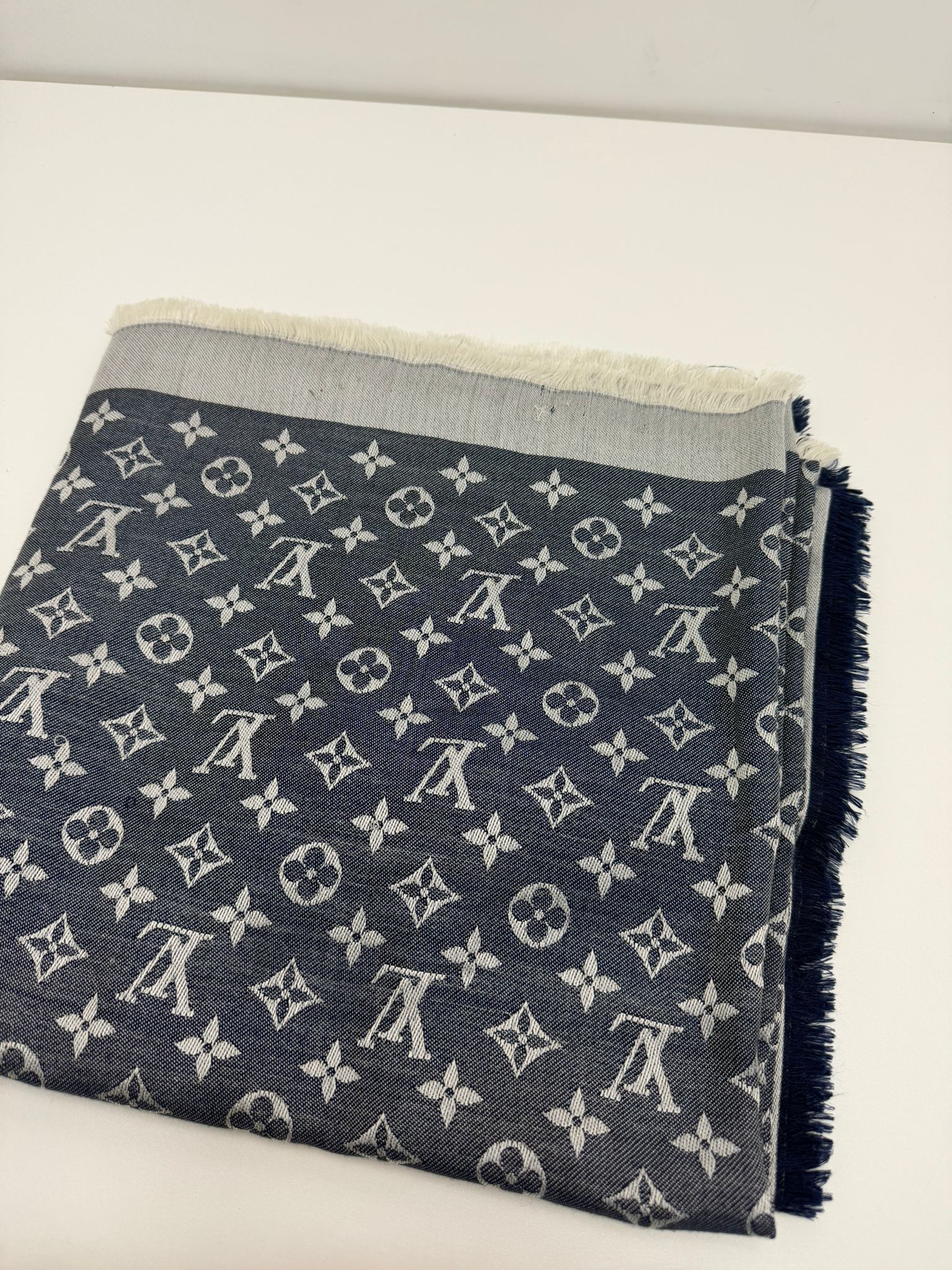 stola Louis Vuitton blu e grigio