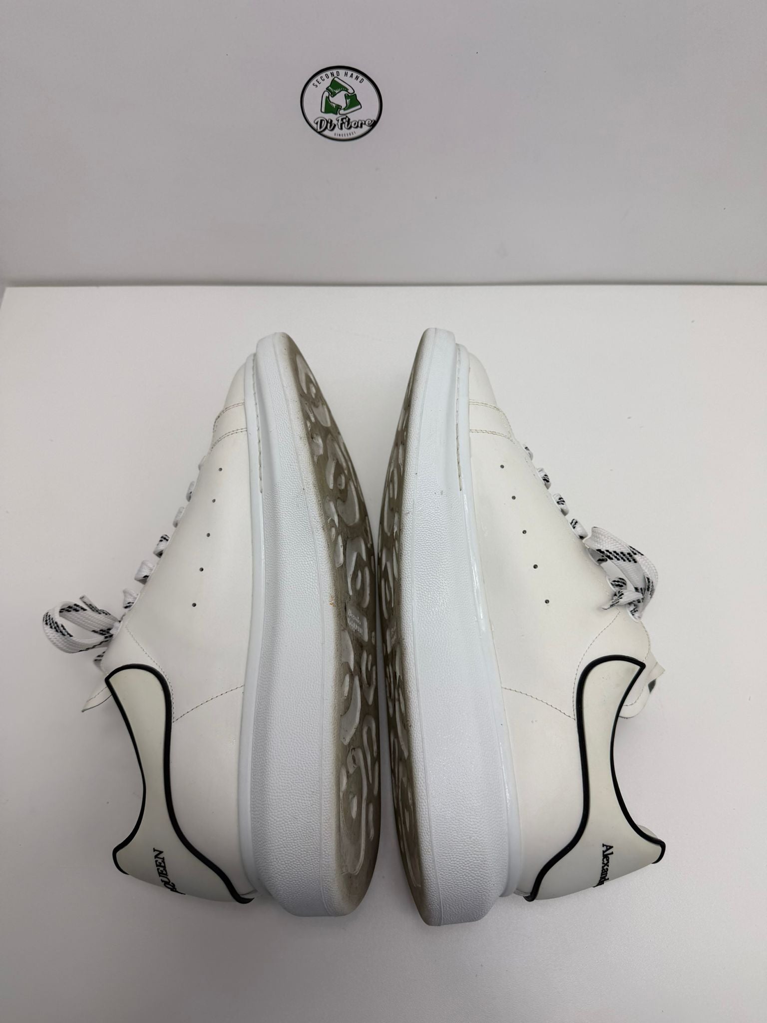 Alexander McQueen 46 bianca e nera