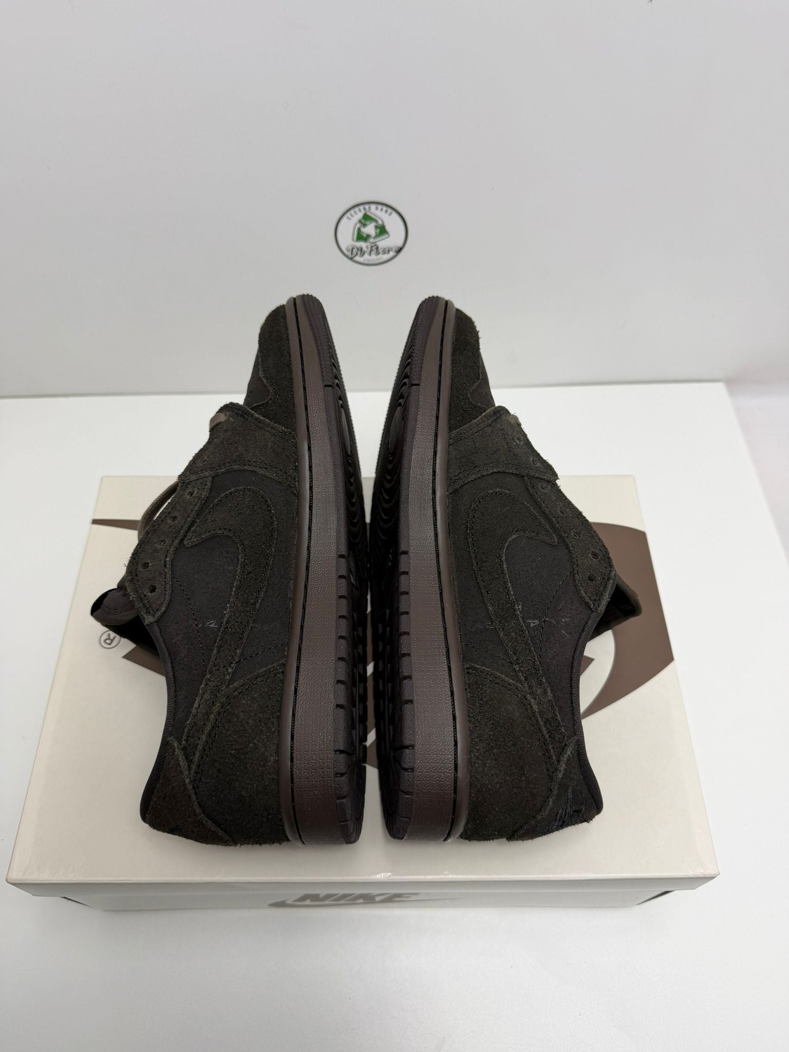 Travis scott Size 41 marroni