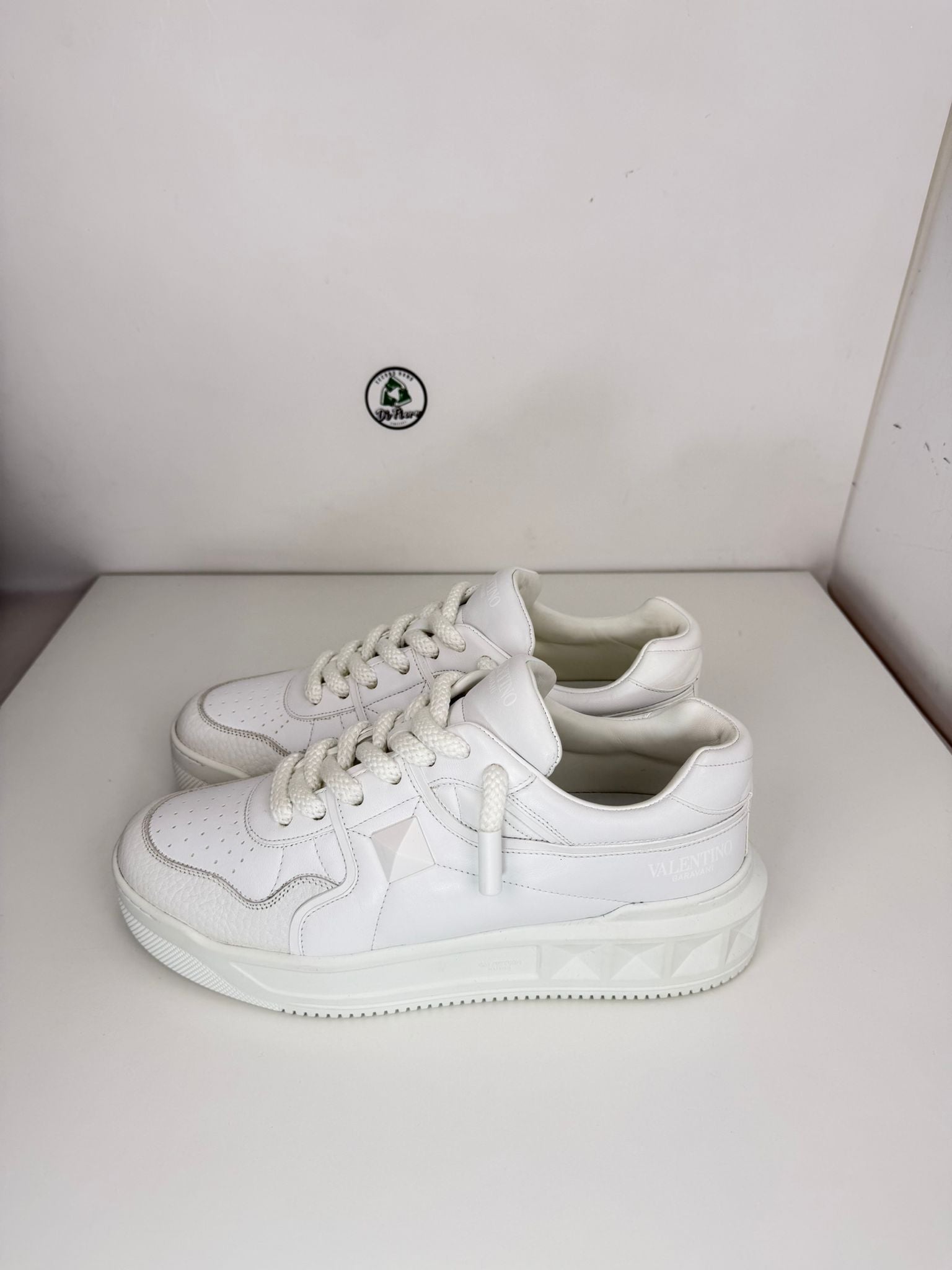 Valentino Size 44 Bianca