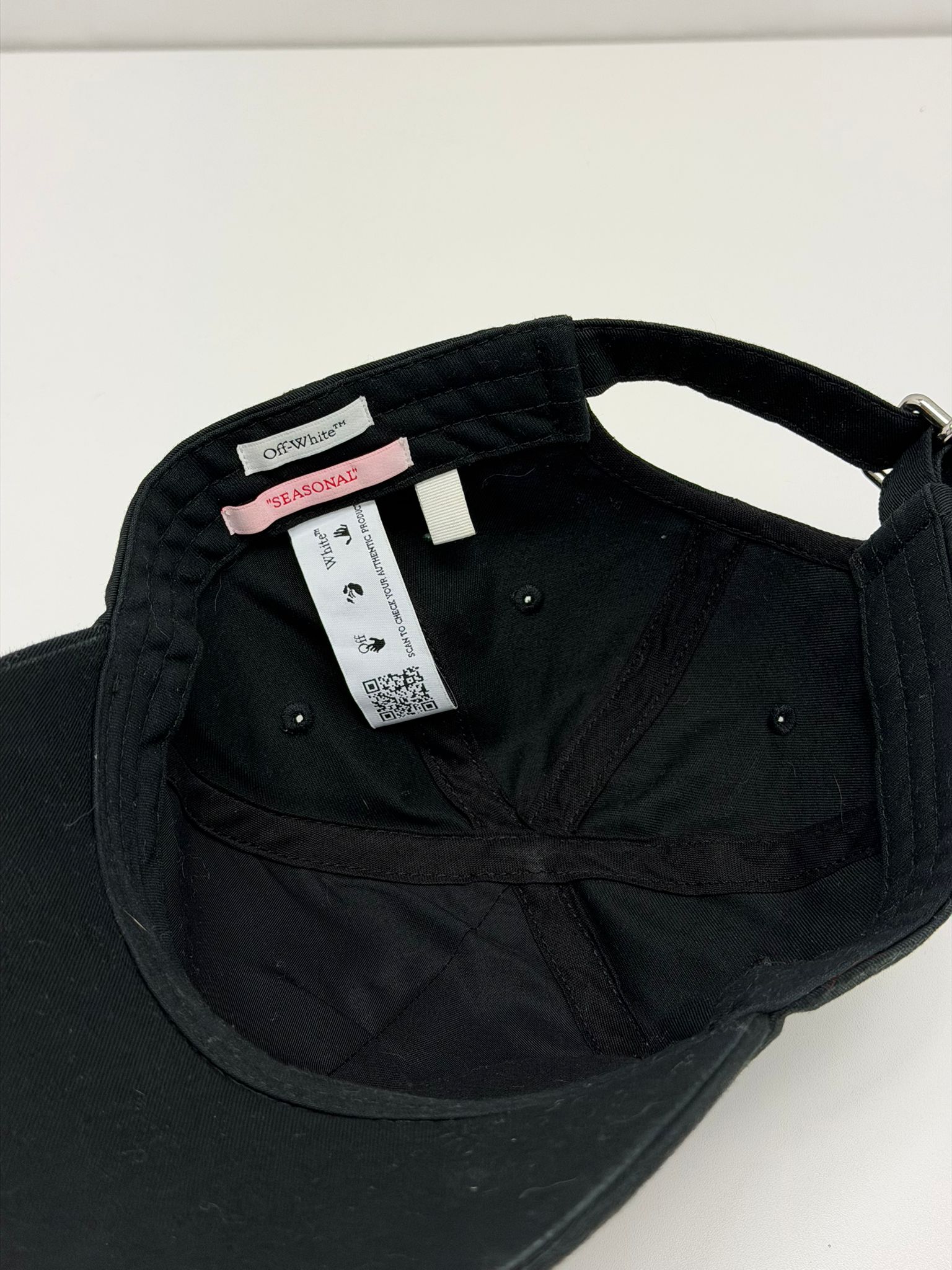 Cappello off white nero