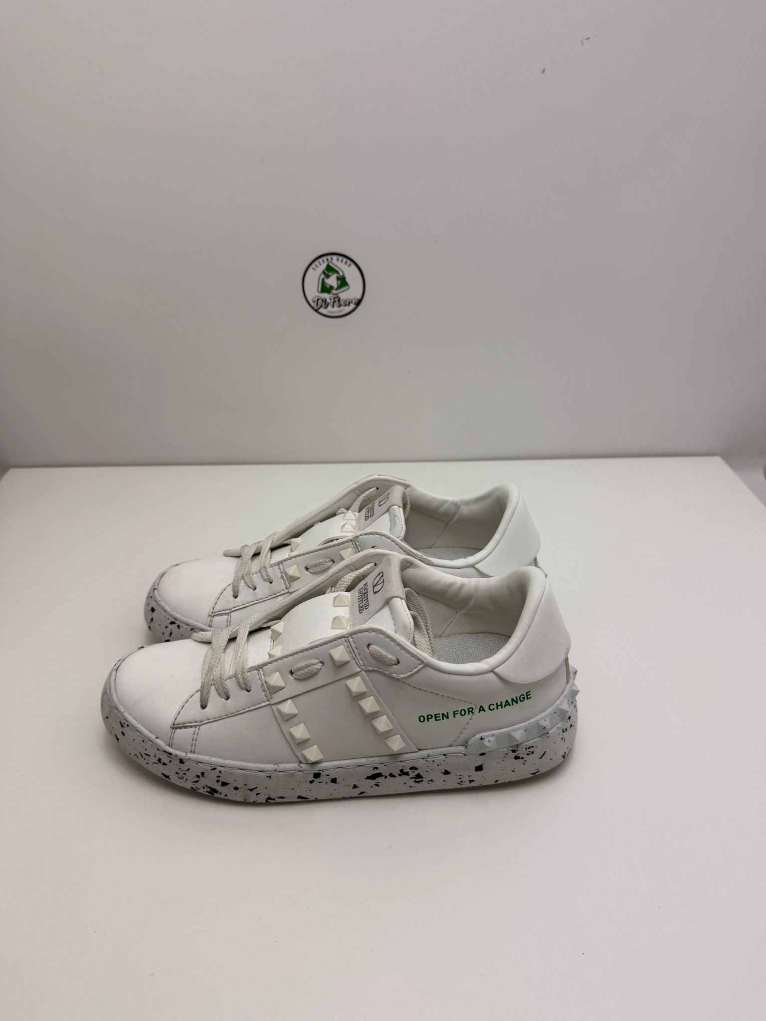 Valentino Size 34.5 Bianca e nera