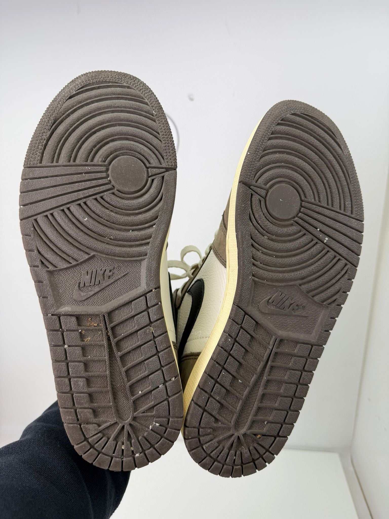 Travis scott Size 43 bianche  marroni e nere