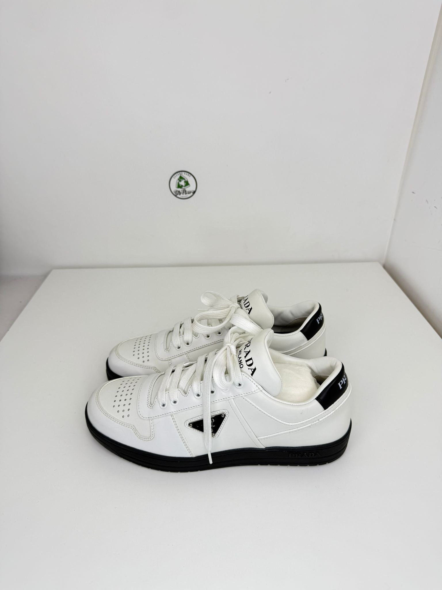 Prada downtown Size 6=40 bianche e nere