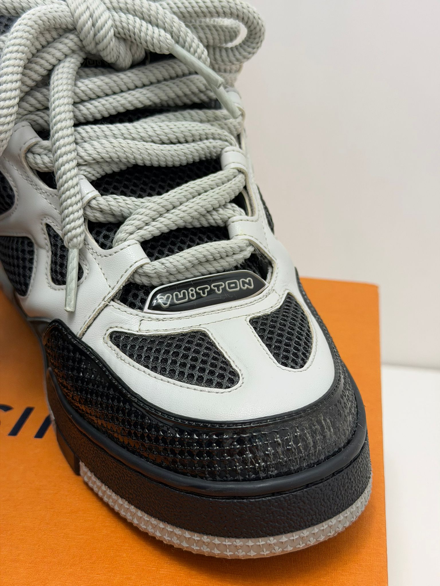 Louis Vuitton skate 43 grigie