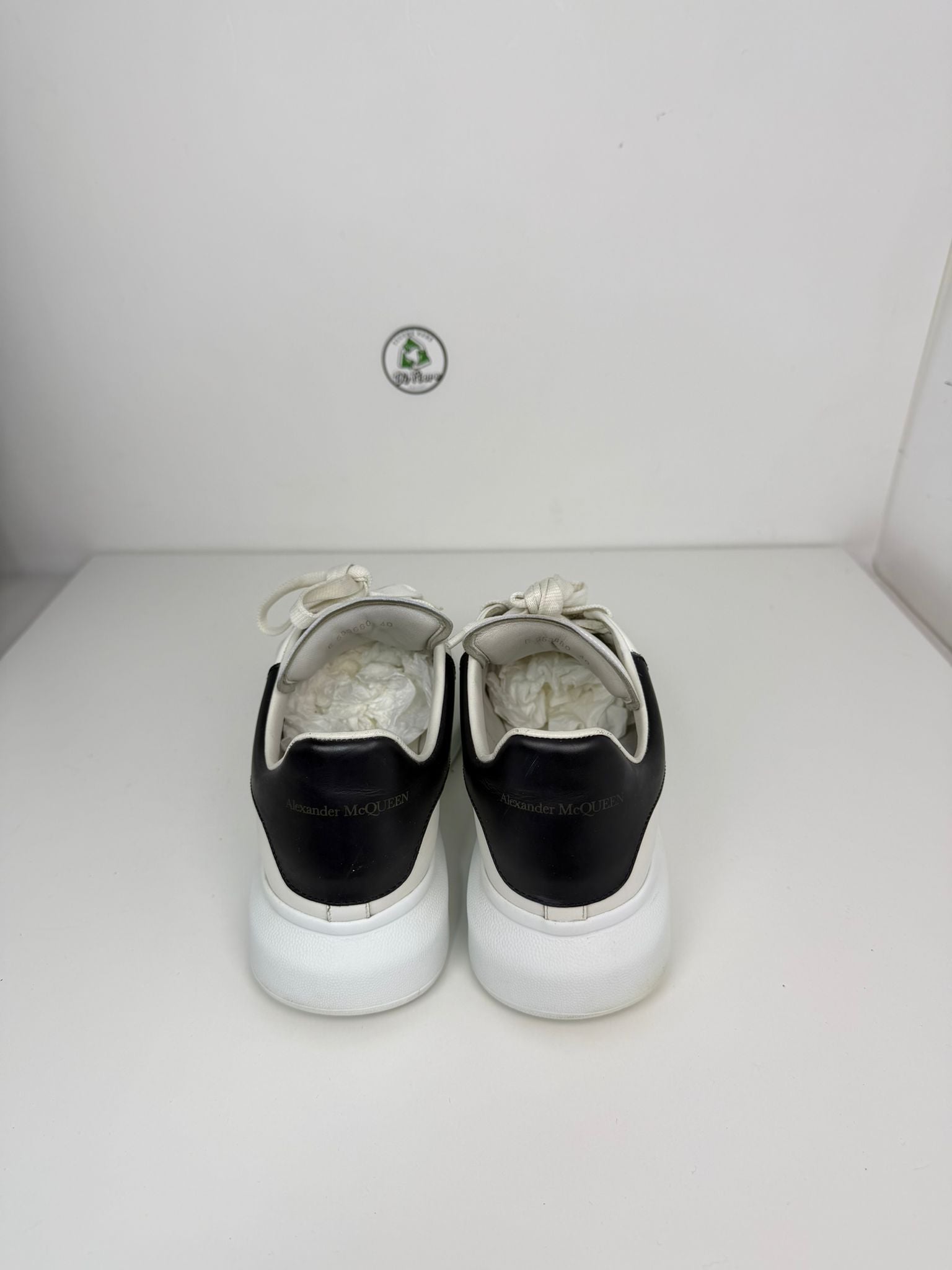 Alexander McQueen 40 nera e bianca