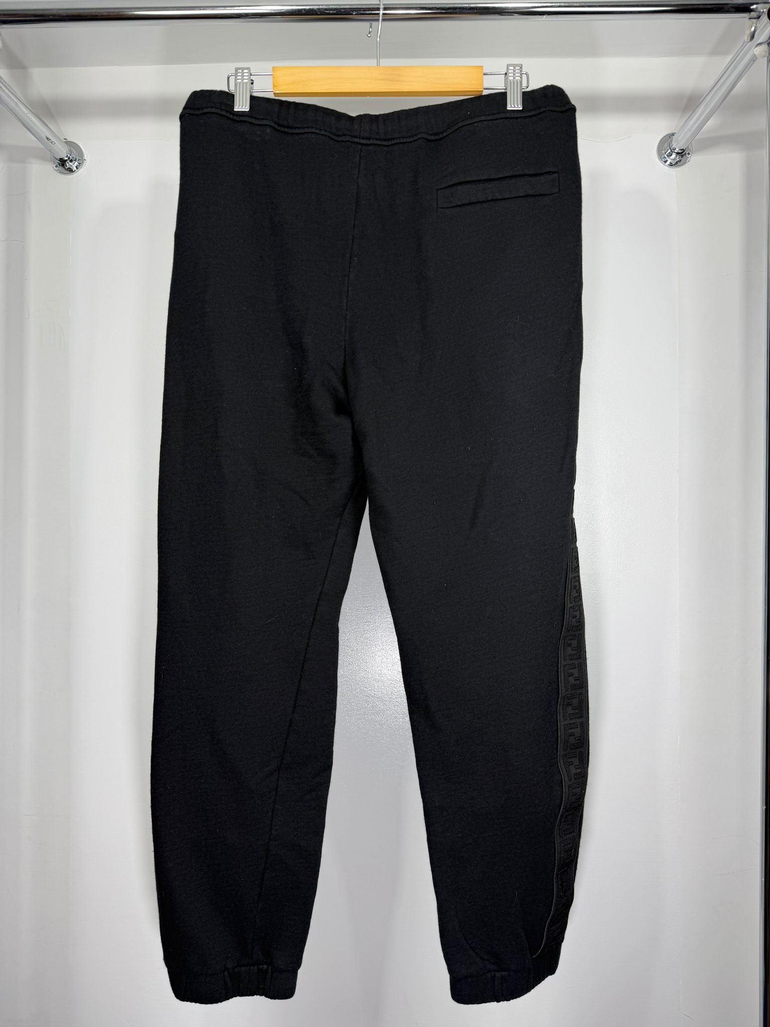 Felpa e Pantalone Fendi Size M e L nera