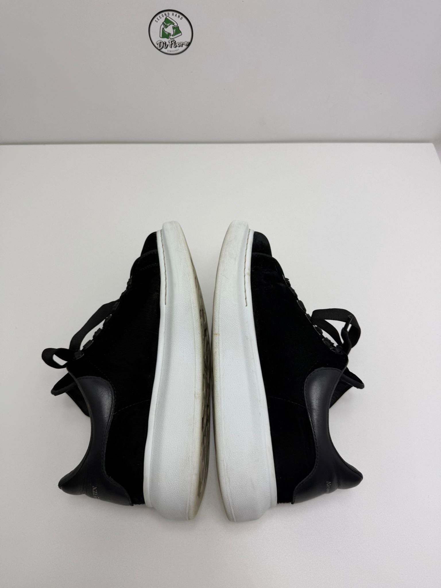 Alexander McQueen 38 nera