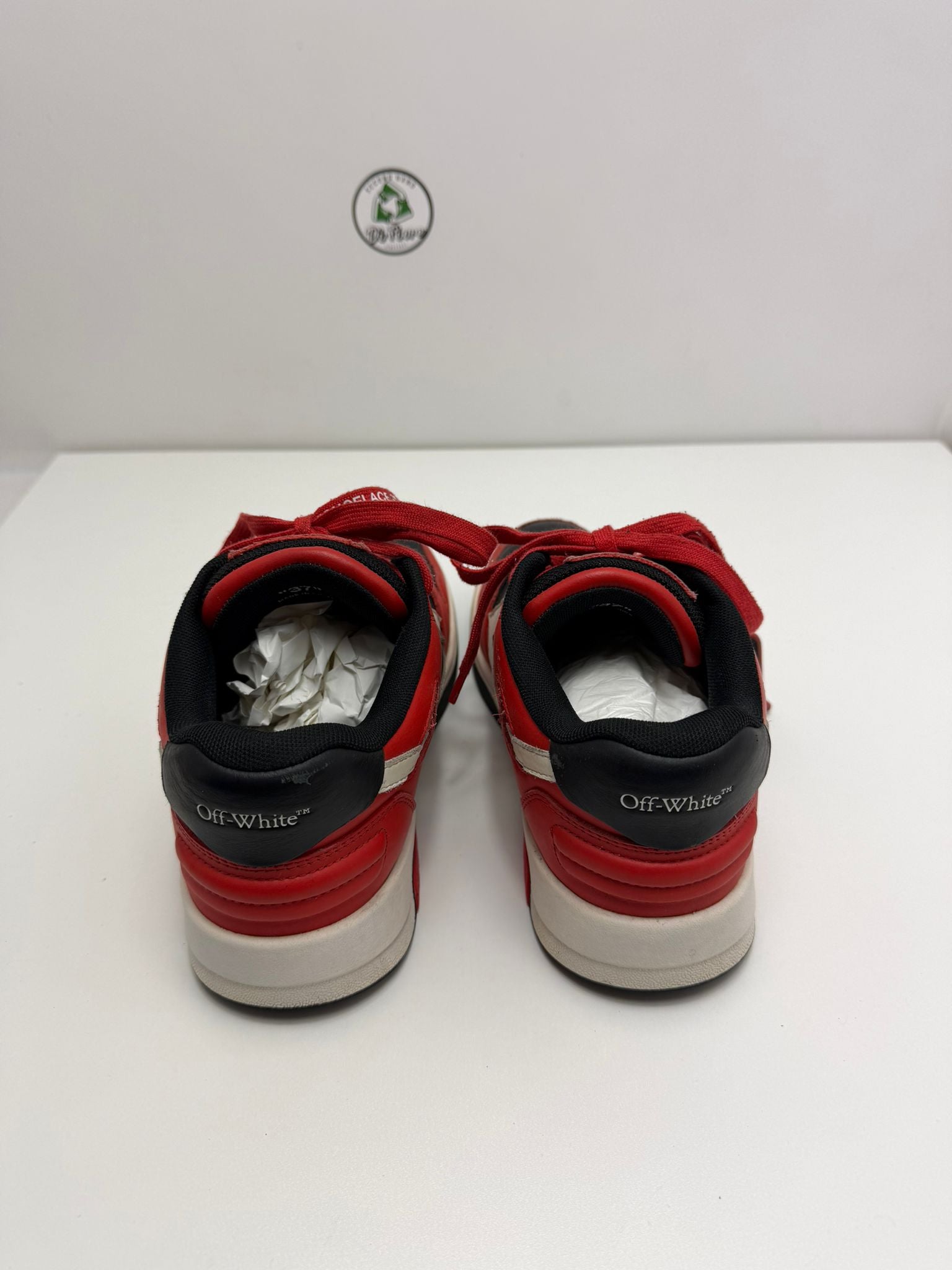 Off white Size 37 nera e rossa