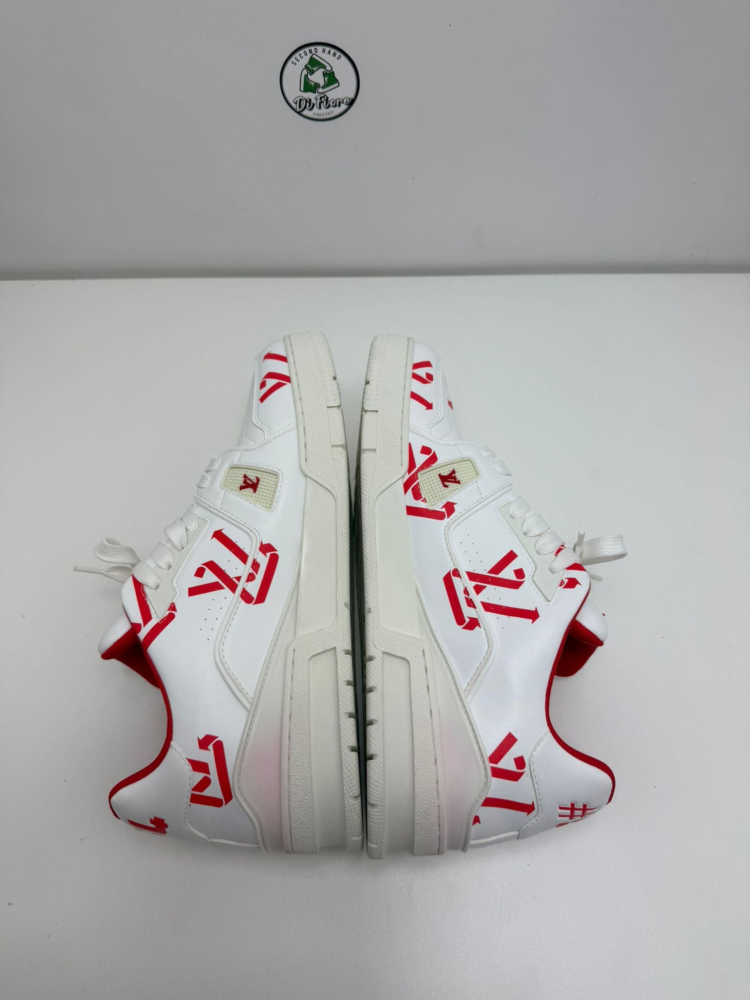 Louis Vuitton trainer 8.5=42.5 veste 43.5/44 bianche e rosse