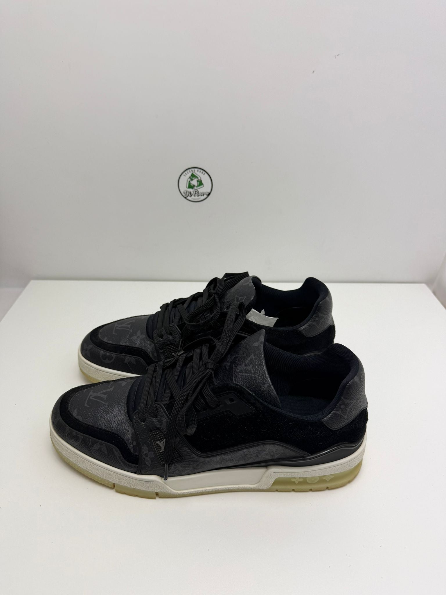 Louis Vuitton trainer 8=42 veste 43 grigia e nera