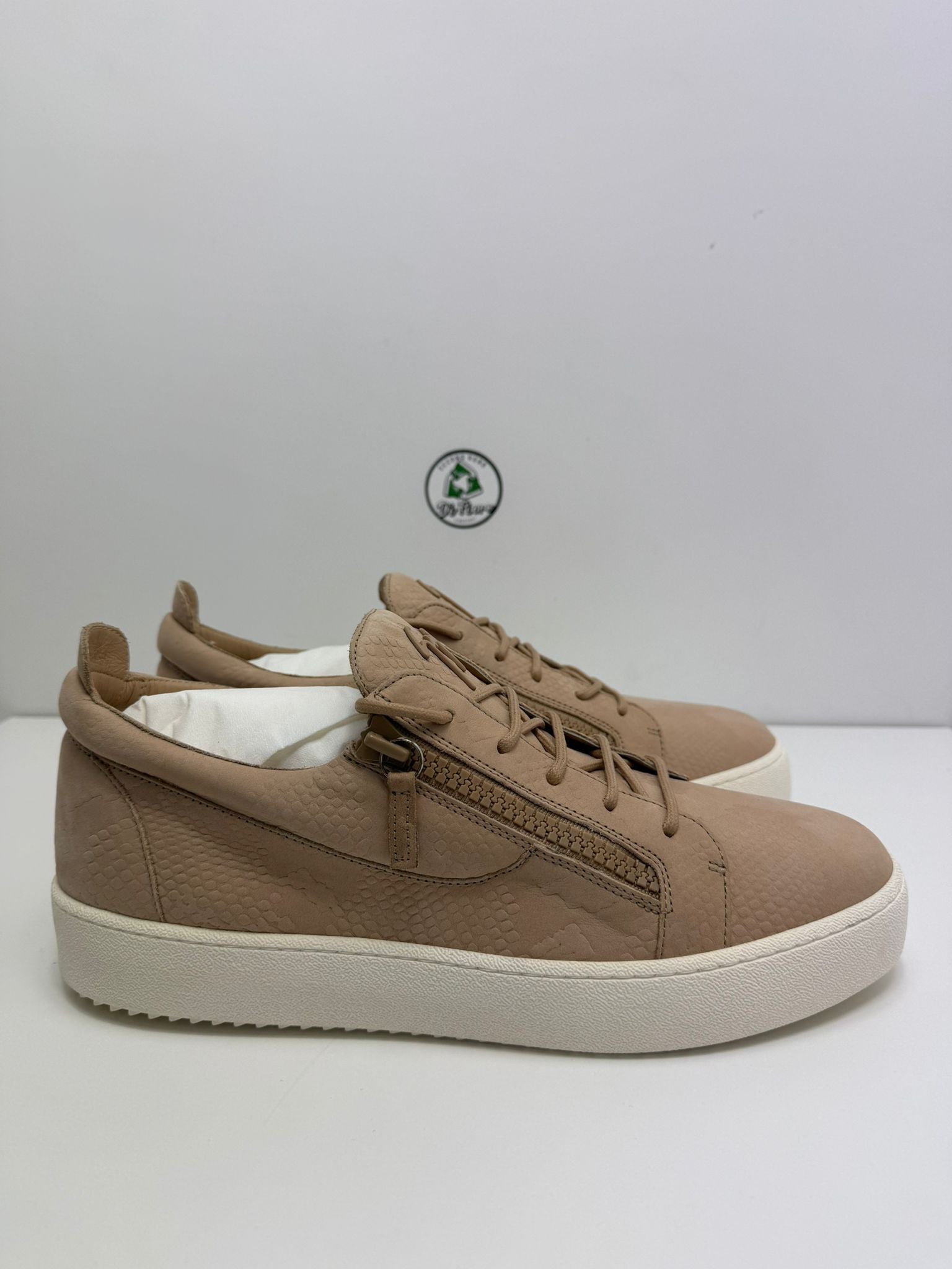 Giuseppe zanotti 46 salmone