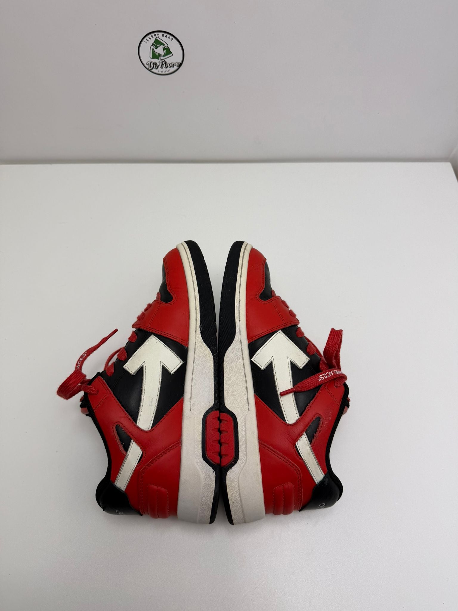 Off white Size 37 nera e rossa