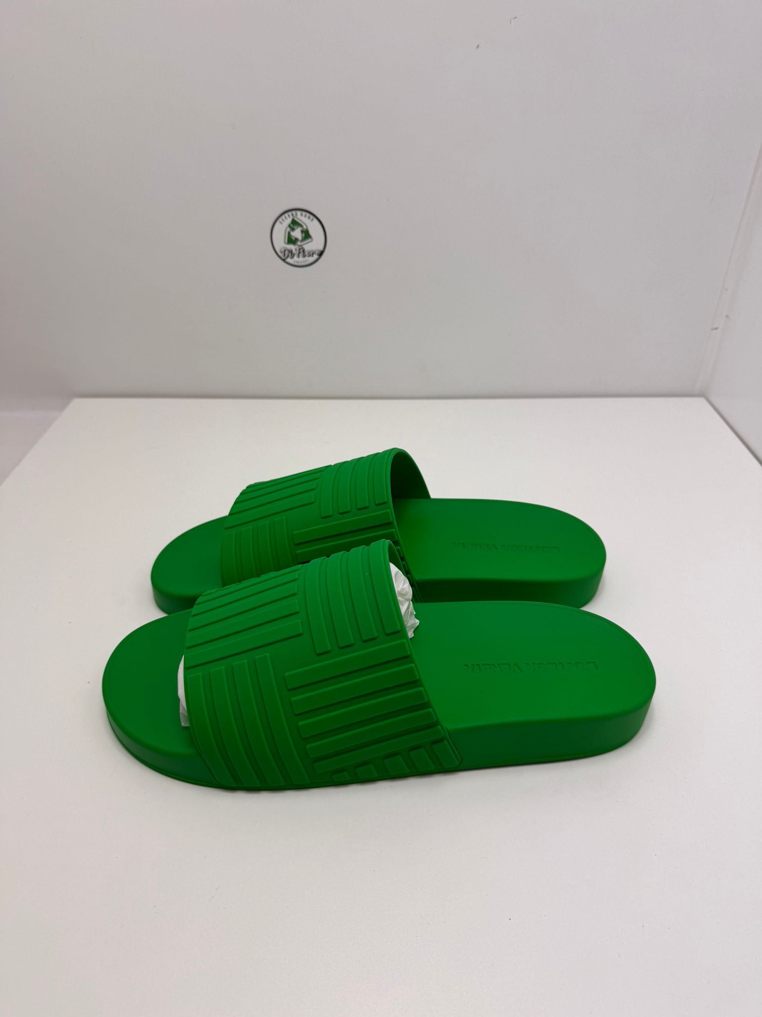 Bottega Veneta Size 44 verde